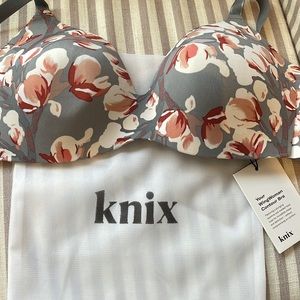 BNWT Knix wingwoman countour bra size 2
